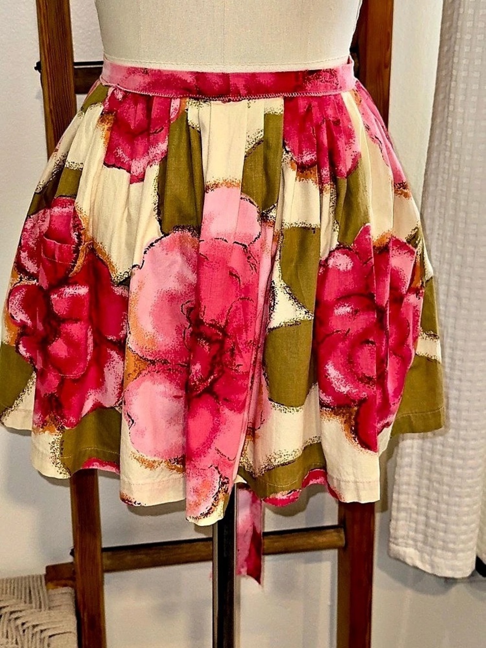 Floral open back vintage apron